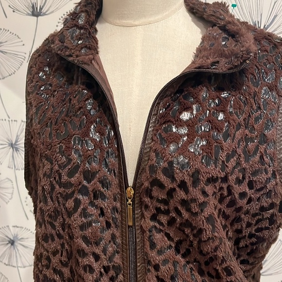 Sport Haley L  Brown Crochet Vest - Picture 2 of 2